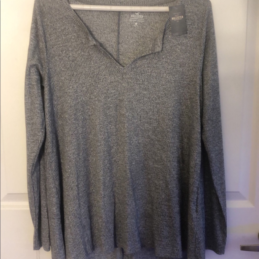 Grey long sleeve hollister shirt